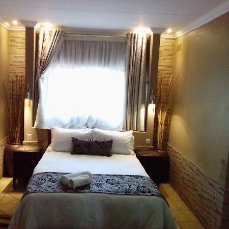 Ditsaleng Bed And Breakfast Vanderbijlpark Kültér fotó