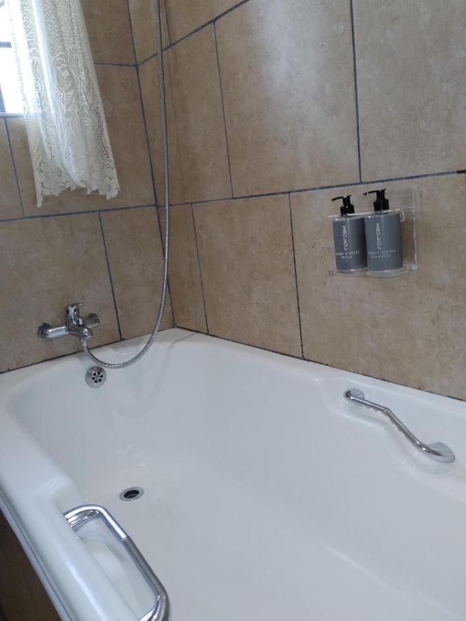 Ditsaleng Bed And Breakfast Vanderbijlpark Kültér fotó
